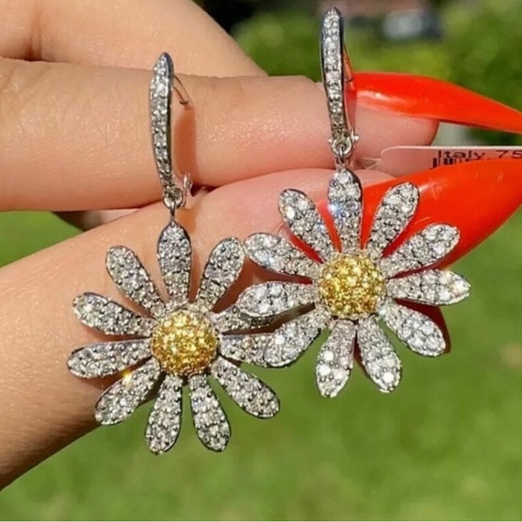 2 Elegant Gold Earrings with Crystals - Picture 3 of 8